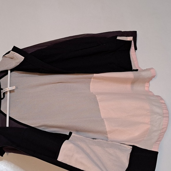 Fabletics Windbreaker Hoodie Jacket - Picture 7 of 7